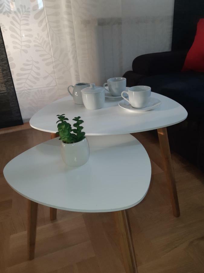 זאגרב Apartment With Garage Lavici מראה חיצוני תמונה