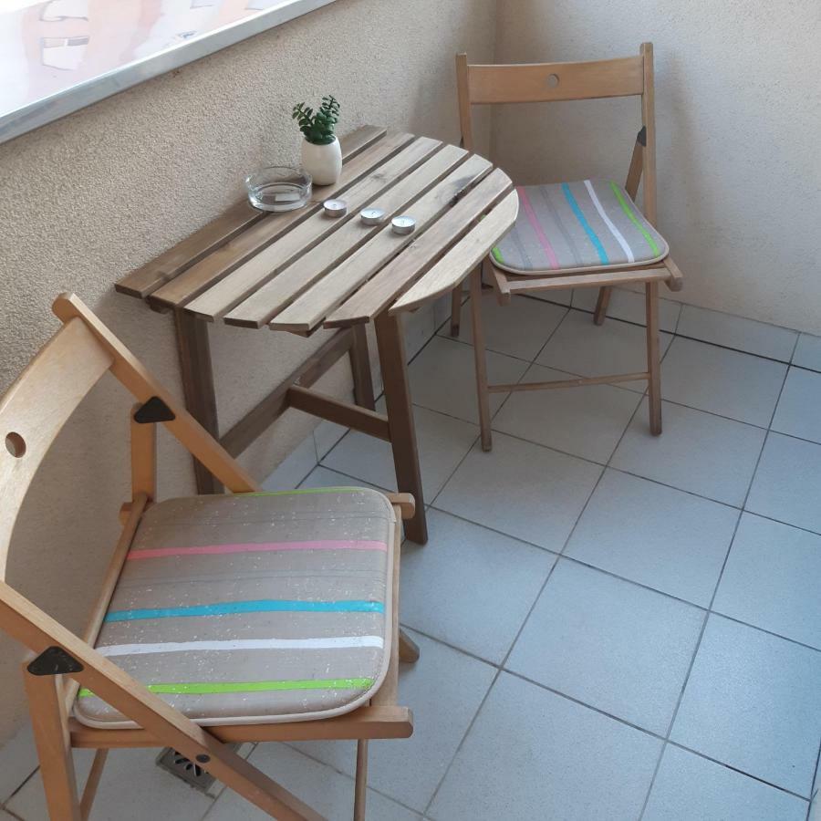 זאגרב Apartment With Garage Lavici מראה חיצוני תמונה